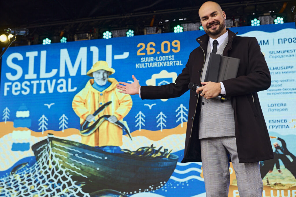 Õhtujuht silmufestivali pealaval